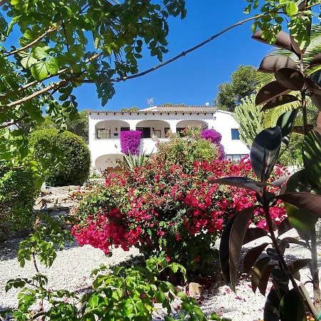 Marga Villa *